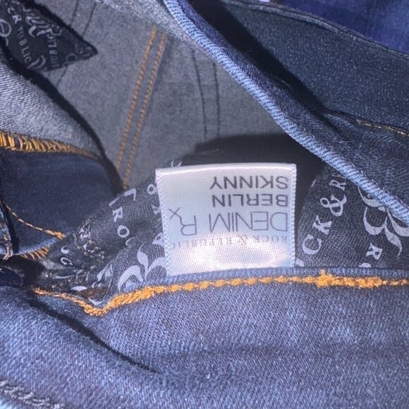 Rock & Republic Berlin Skinny Jean - Dark Wash - size 8M - Picture 6 of 10